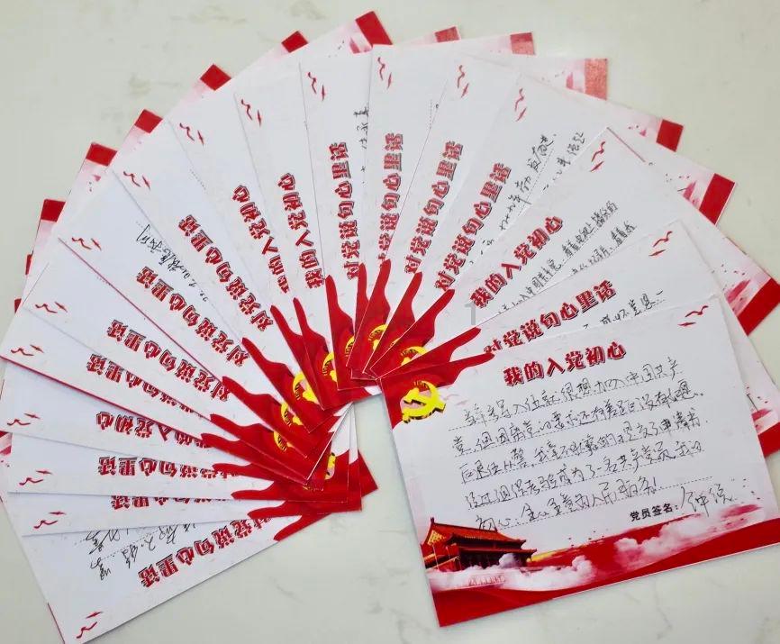 逃离残破的船只
